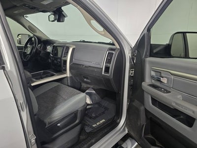 2017 RAM 1500 Big Horn Crew Cab 4x4 5'7" Box