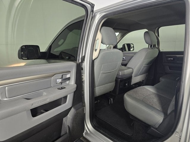 2017 RAM 1500 Big Horn Crew Cab 4x4 5'7" Box