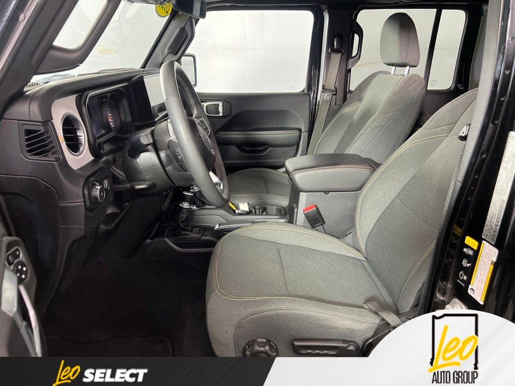 2025 Jeep Wrangler 4-Door Sahara 4x4