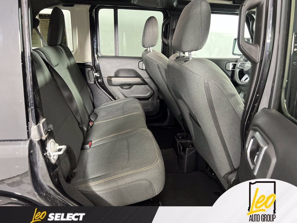 2025 Jeep Wrangler 4-Door Sahara 4x4