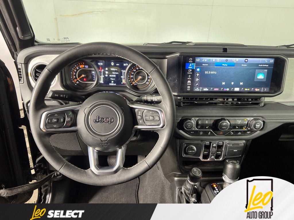 2025 Jeep Wrangler 4-Door Sahara 4x4