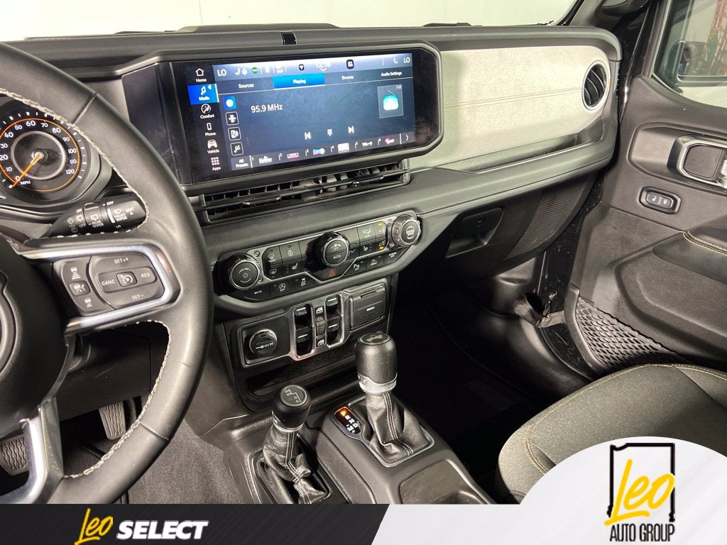 2025 Jeep Wrangler 4-Door Sahara 4x4
