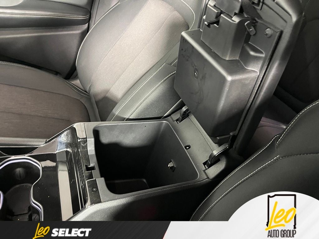 2023 Jeep Grand Cherokee Laredo 4x2