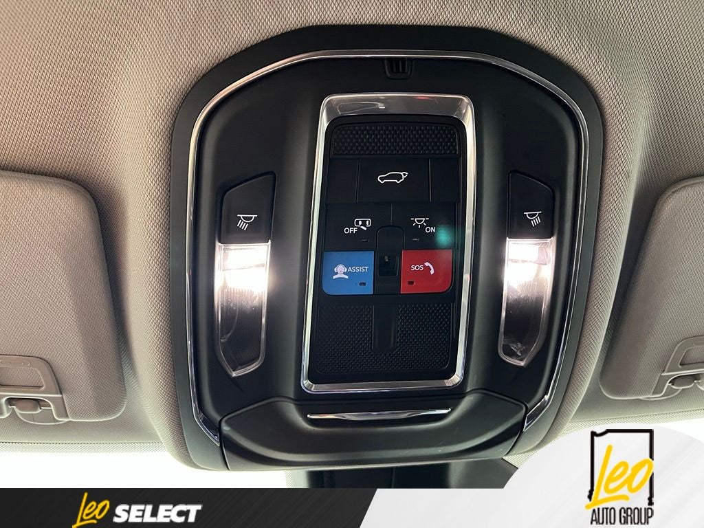 2023 Jeep Grand Cherokee Laredo 4x2