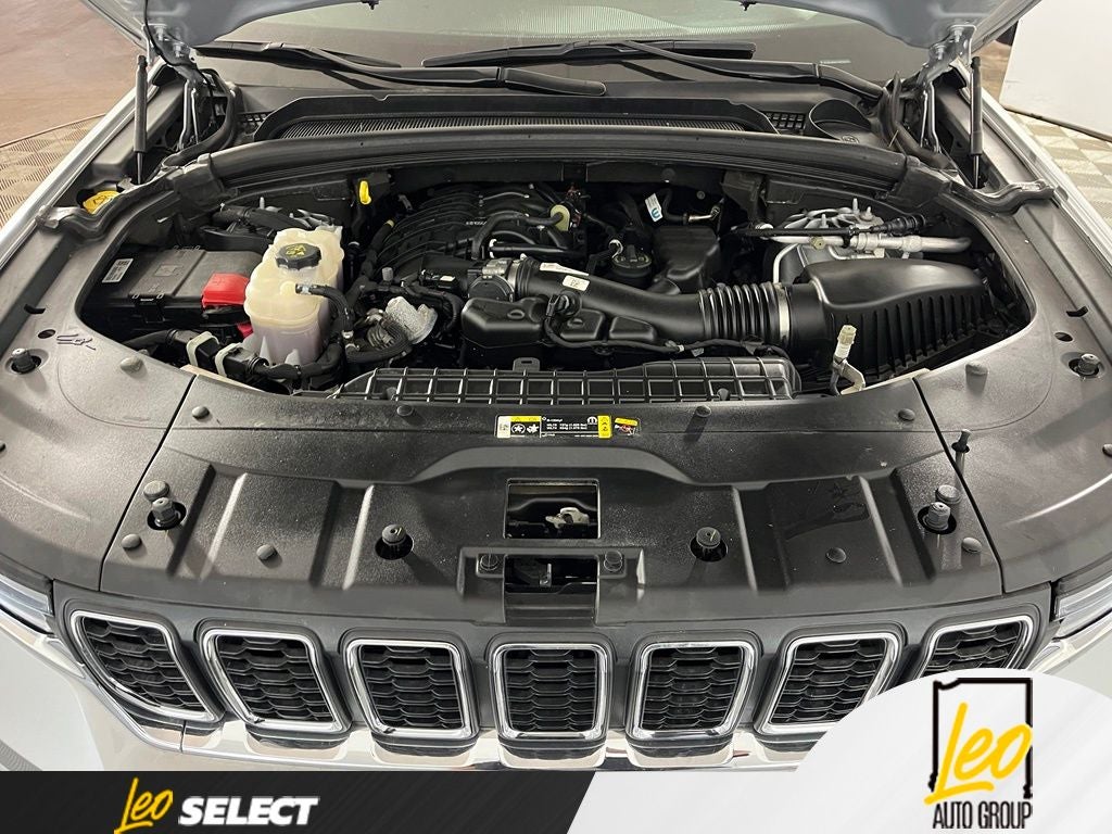 2023 Jeep Grand Cherokee Laredo 4x2