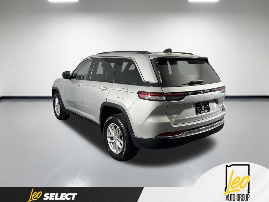 2023 Jeep Grand Cherokee Laredo 4x2