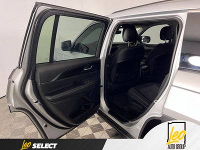 2023 Jeep Grand Cherokee L Laredo 4x2
