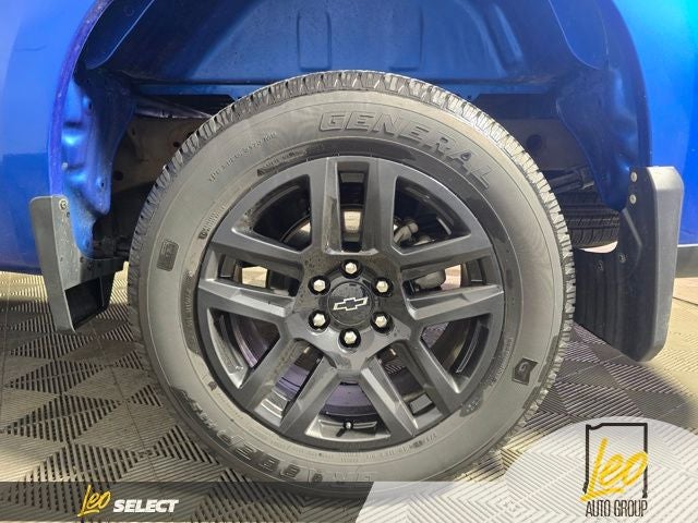 2023 Chevrolet Silverado 1500 4WD Crew Cab Standard Bed Custom