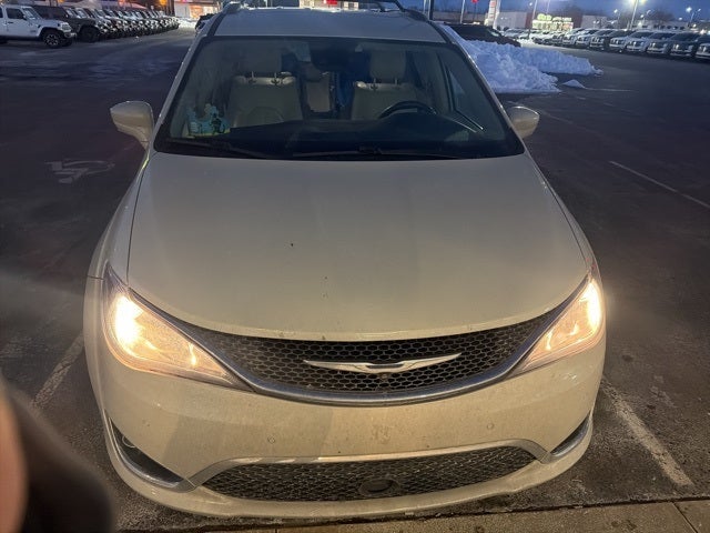 2017 Chrysler Pacifica Touring-L Plus