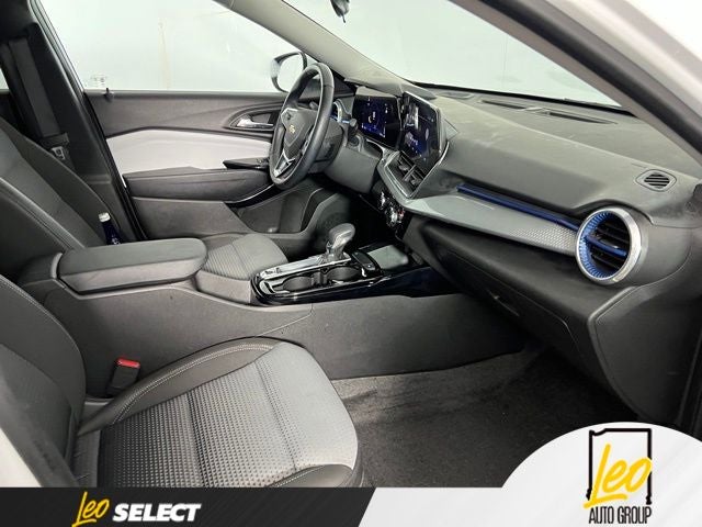 2025 Chevrolet Trax FWD LT