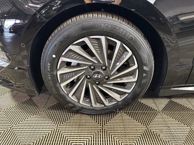 2025 Hyundai SONATA HYBRID Limited