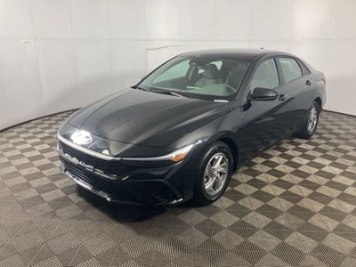 2025 Hyundai ELANTRA SE