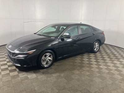 2025 Hyundai ELANTRA SE