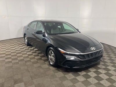 2025 Hyundai ELANTRA SE