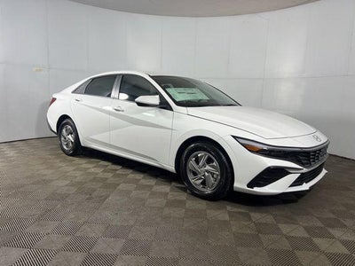 2026 Hyundai ELANTRA SE