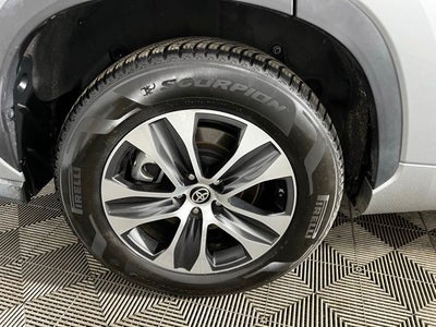 2020 Toyota Highlander Hybrid XLE