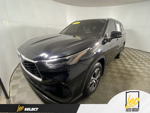 2022 Toyota Highlander Hybrid XLE